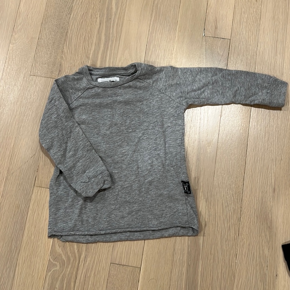 Nununu Raglan raw edge grey long sleeve shirt